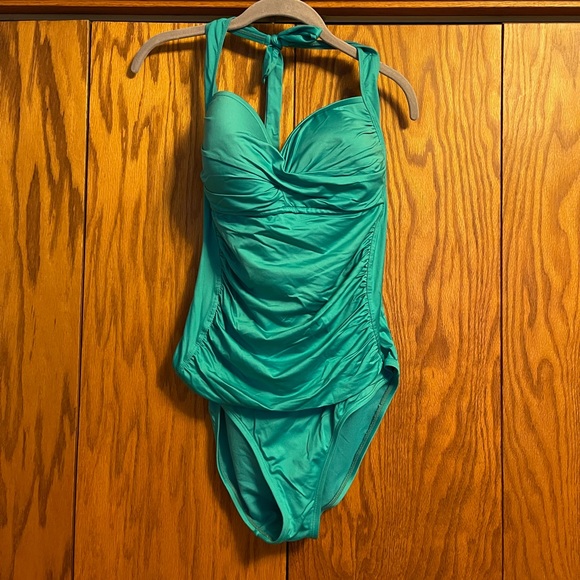 Liz Claiborne Other - Liz Claiborne swimsuit size 14